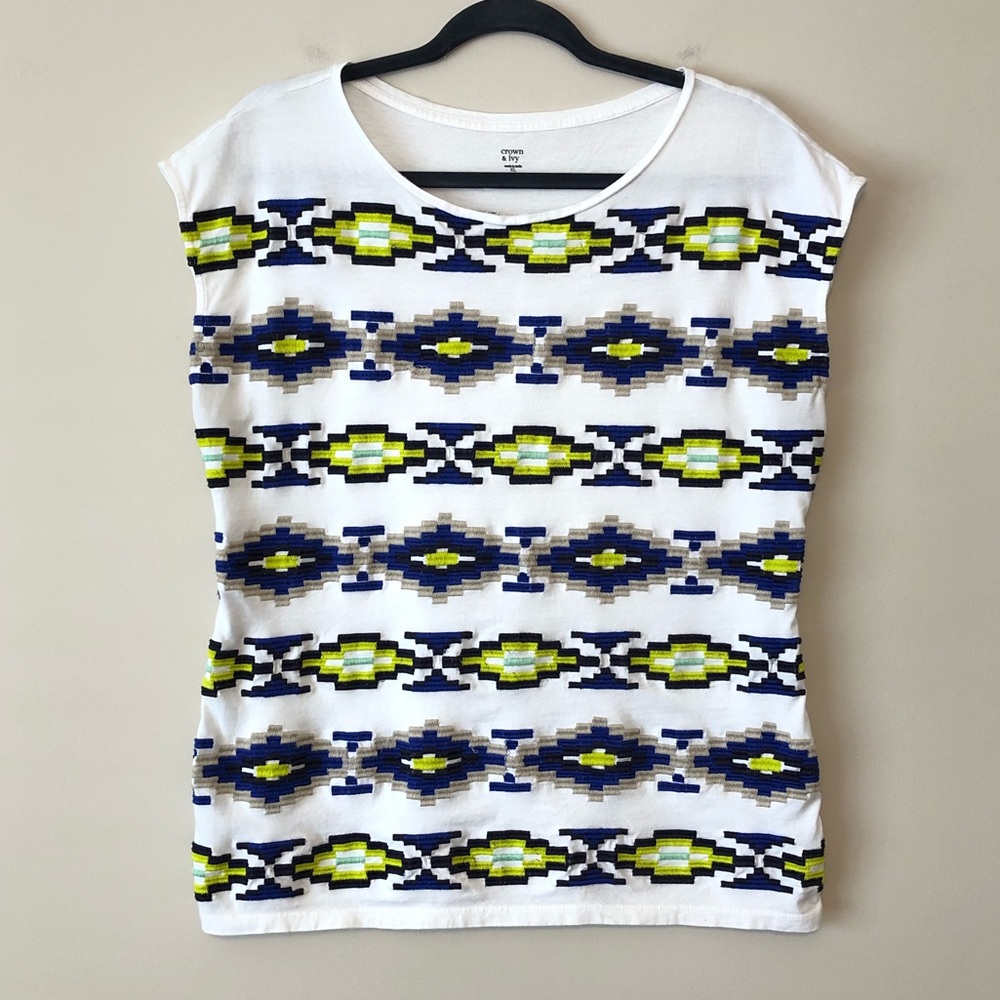 Women's White Geometric Pattern Tee